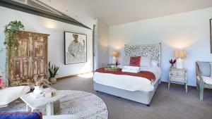 Saltwater Creek - The Birds Nest