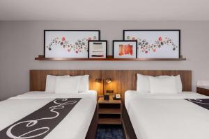 Queen Room with Two Queen Beds room in La Quinta by Wyndham Knoxville Central Papermill
