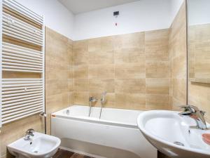 GuestHost - Luxury Residence Oikos - Apartment with Parking