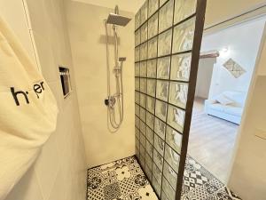 Palazzo Crisafulli 1- casa Liberty con vasca esterna