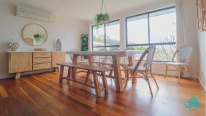 Splendour Hideaway - Luxury pool at Caves Beach