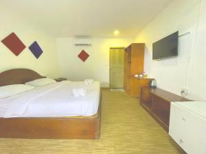 Scarlet Sails Resort