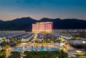 Wyndham Garden Sonasea Van Don