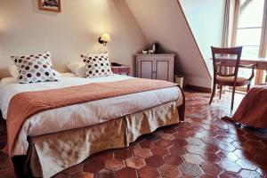 Hotels Hostellerie de la Tour d'Auxois : photos des chambres