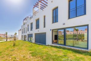 Comfort, space, terraces & great views