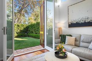 Stylish Home, Family - Walk to Pub,Cafes, 1KM CBD!