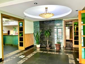 Kharaa Hotel & Restaurant