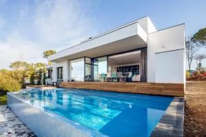 Holiday Rentals at Camiral Golf & Wellness - GRO