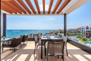 Penthouse Middle Views