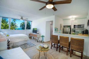 One-Bedroom Apartment room in Beachfront Paradise Isla Verde