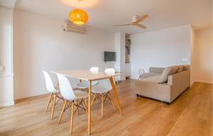 Beautiful Apartment In Cullera