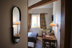 Hotels Hostellerie de la Tour d'Auxois : photos des chambres