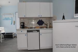 Apartment 103 im Haus Seehütte direkt am Strand in Cuxhaven Duhnen mit Seesicht in der Ferne