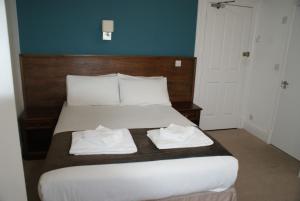 Double Room room in Keppels Head Hotel