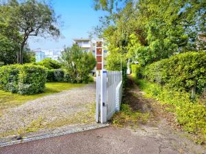 Arcachon Pereire - T2 Front de Mer avec Balcon et Parking - FR-1-433-26