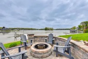 Rome City Lake House with Dock and Waterfront Views! - Fort Wayne