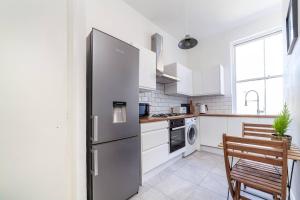 Central 1BR flat in Notting Hill, 1min to Tube