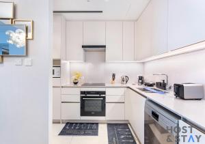 Highfloor 2-BR in Address Jumeirah Beach Residence