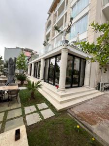 Trevi Hotel & Restorant, Shengjin