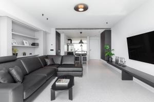 Nero Luxury Suites by Zennova