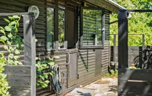 2 Bedroom Nice Home In Kirke Hyllinge