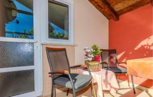 Gorgeous Apartment In Nin With Wifi