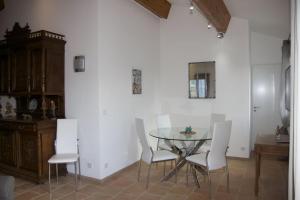 Appartements T3 coeur de Sanary - 100m du port : photos des chambres