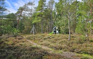Cozy Home In Hadsund With Kitchen