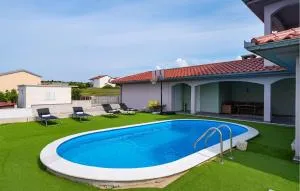 1 Bedroom Lovely Apartment In Rtina - Rtina