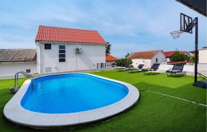 1 Bedroom Lovely Apartment In Rtina