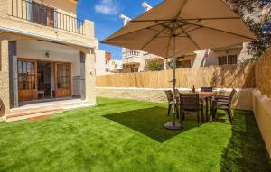 3 Bedroom Nice Home In Torrevieja