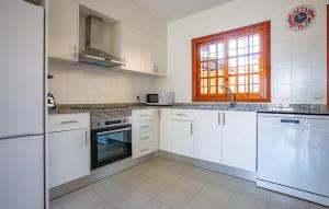3 Bedroom Nice Home In Torrevieja