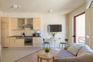 Kings Haven Downtown with Balcony