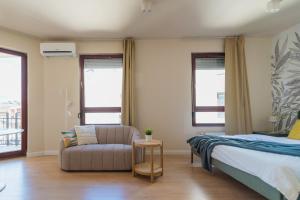 Kings Haven Downtown with Balcony