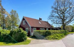 2 Bedroom Nice Home In Bjärnum