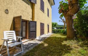 1 Bedroom Lovely Apartment In Bardolino