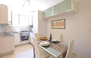 1 Bedroom Lovely Apartment In Bardolino