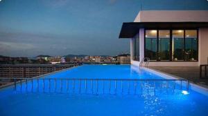 Riverside Opulent Nights at Sky Hotel