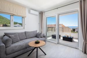 EA Luxury Apartment with sea view