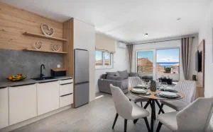 EA Luxury Apartment with sea view - Bast