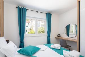 EA Luxury Apartment with sea view