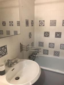 Appartements STUDIO AURON : photos des chambres