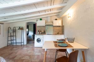 Appartements Maison Marvic, Studio dans les pins : photos des chambres