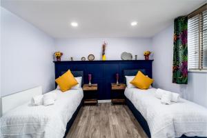 The Blue Barbican Flat- spacious, stylish, in a perfect location and accessible