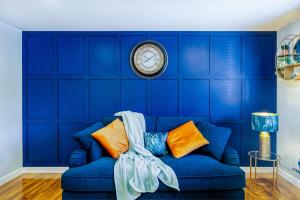 The Blue Barbican Flat- spacious, stylish, in a perfect location and accessible