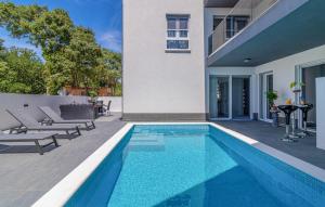 4 Bedroom Lovely Home In Liznjan