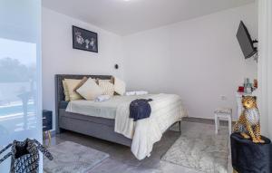 4 Bedroom Lovely Home In Liznjan