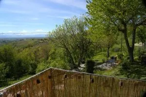 Familienfreundliche grosse Ferienwohnung mit viel Aussenraum - Belvedere Langhe