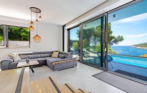 Cozy Home In Zavalatica