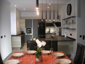 Appartements Tour medievale renovee au coeur du Pays du Mont-Blanc : photos des chambres